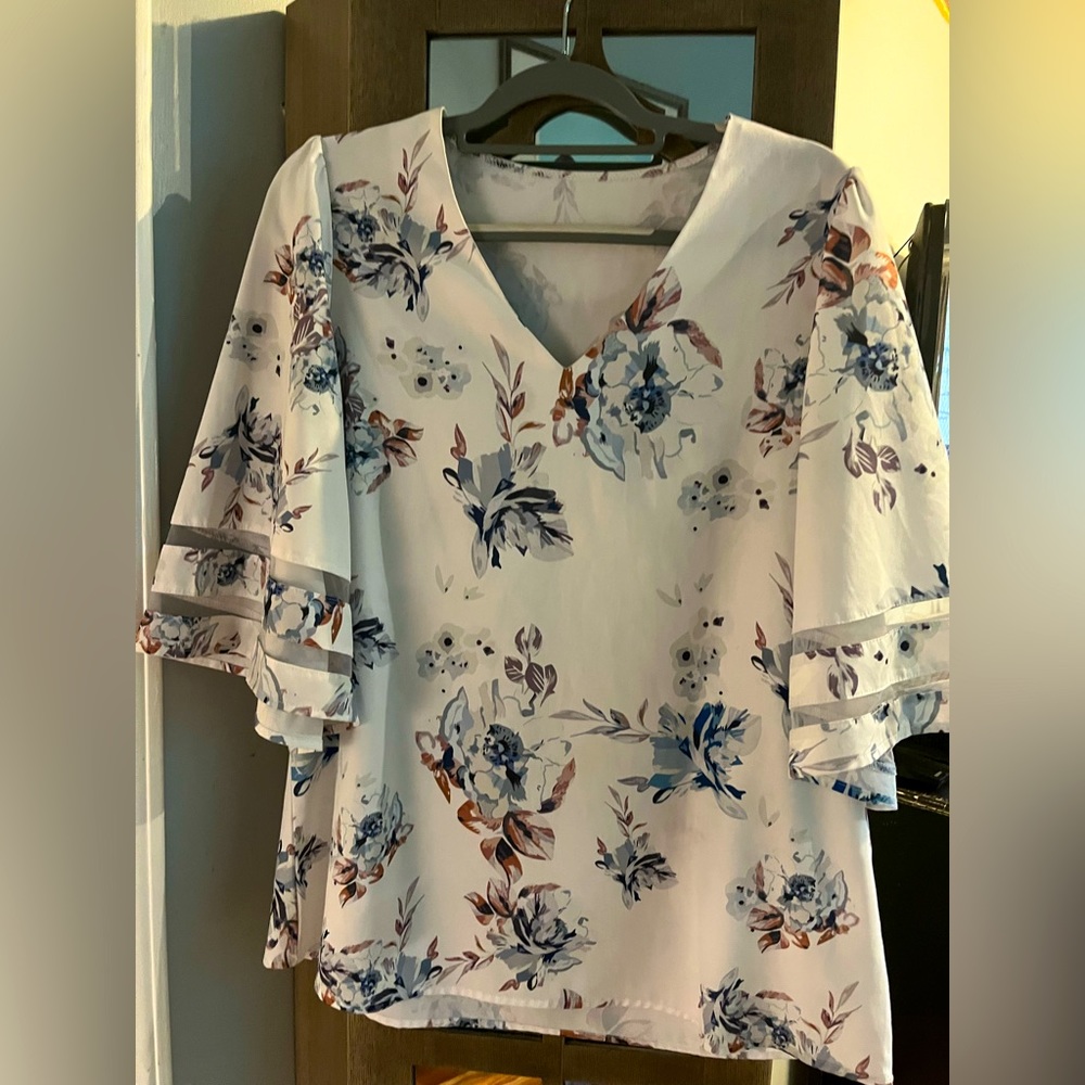 Gorgeous floral silk ish blouse